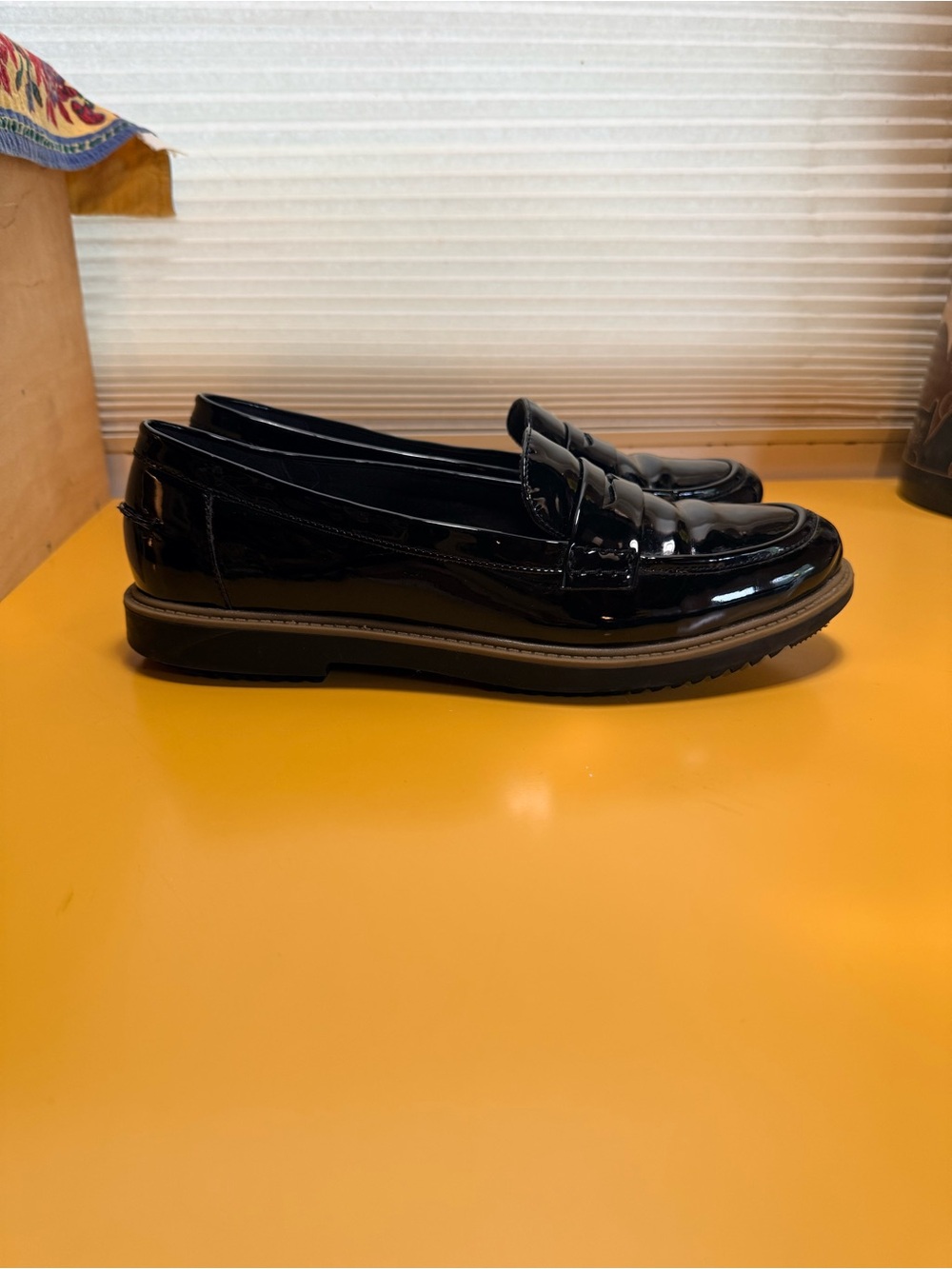 Clarks Patent Leather Penny Loafers - Glossy Black size 10 - Picture 4 of 7